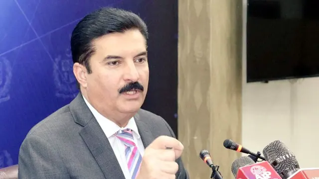 نواز شریف سزا یافتہ اور مفرور ہیں، انہیں 2024 میں سلیکٹڈ کرکے نہ لایا جائے: فیصل کریم کنڈی
