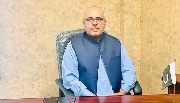 غیر قانونی تارکین وطن کو نکالنے کے فیصلے پر نظرِ ثانی نہ کرنے کا فیصلہ کیا ہے: جان اچکزئی