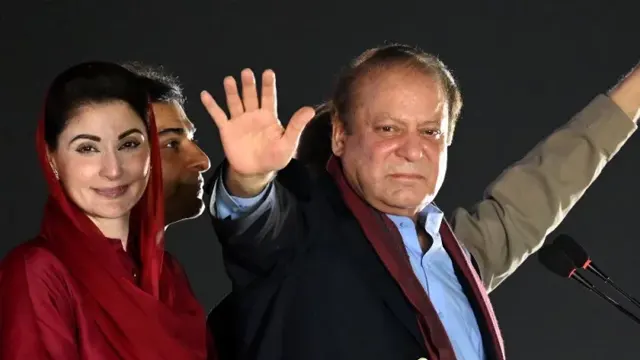 ویڈیو: نواز شریف کی چار سال بعد اپنے گھر رائیونڈ واپسی پر جذباتی مناظر
