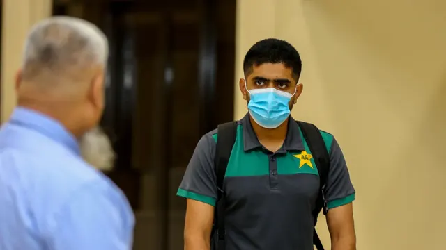 کپتان قومی کرکٹ ٹیم بابراعظم وطن واپس پہنچ گئے