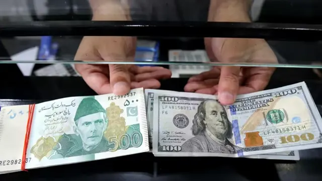 مسلسل اضافے کے بعد ڈالر آج سستا ہوگیا