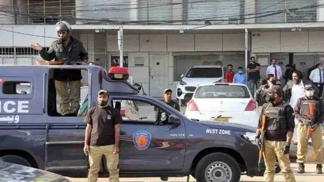 کراچی کے علاقے منگھوپیر میں مبینہ پولیس مقابلہ، 2 ڈاکو زخمی حالت میں گرفتار