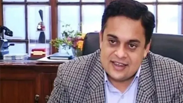 الیکشن کمیشن کا نگراں وزیراعظم کے مشیر احد چیمہ کو عہدے سے ہٹانے کا حکم