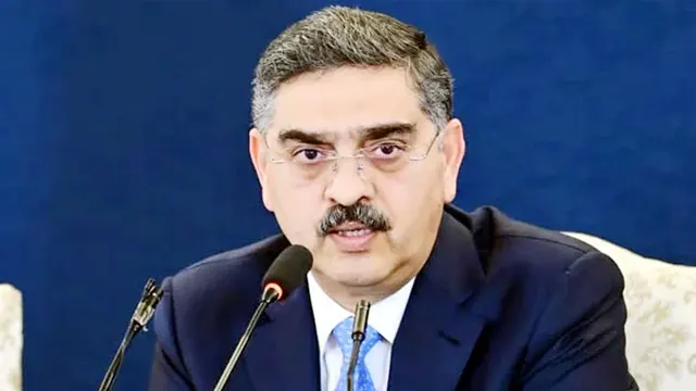 افغان حکومت کہتی ہے پہلے اپنا گھر سنبھالو، ہم اب اپنا گھر سنبھالیں گے: نگراں وزیراعظم