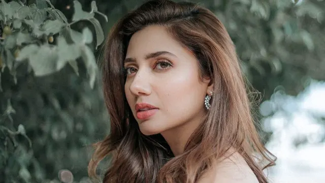 بالی وڈ کے بعد ماہرہ خان ملیالم فلم میں بھی ڈیبیو کیلئے تیار