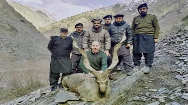 تاریخ کا سب سے مہنگا پرمٹ، امریکی شہری کا چترال میں مارخور کا شکار