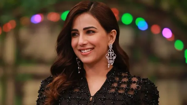 میری فلم "چِکّڑ” لازمی دیکھیں، اشنا شاہ کی مداحوں سے اپیل