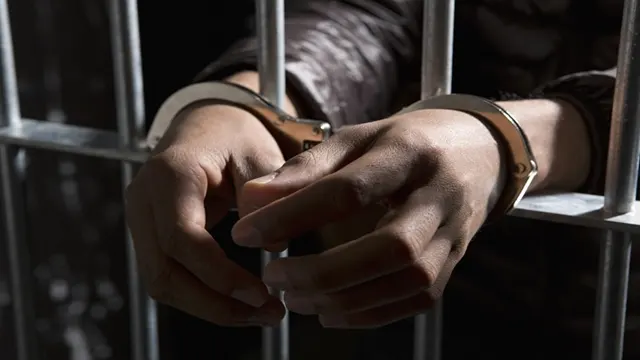 مولانا فضل الرحمان اور ایمل ولی پر حملے کی منصوبہ بندی کرنیوالے 2 دہشتگرد گرفتار