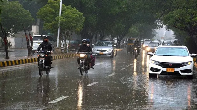 کراچی کے مختلف علاقوں میں صبح سویرے بارش