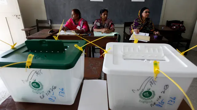 الیکشن میں تاخیر کی مشکوک مہم کے پیچھے کون؟