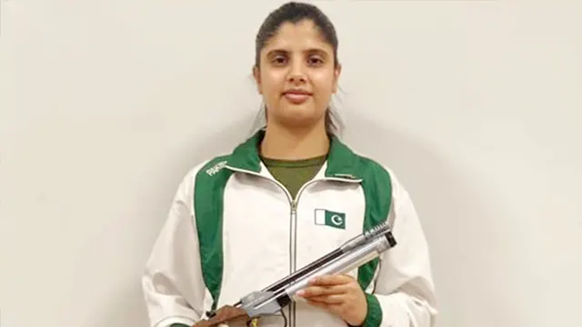 پاکستانی خاتون شوٹر کشمالہ طلعت نے پیرس اولمپکس کیلئے کوالیفائی کرلیا