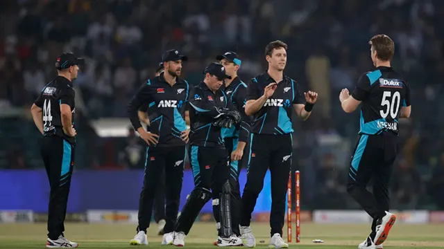 پاکستان کو نیوزی لینڈ کے ہاتھوں چوتھے ٹی ٹوئنٹی میں بھی شکست