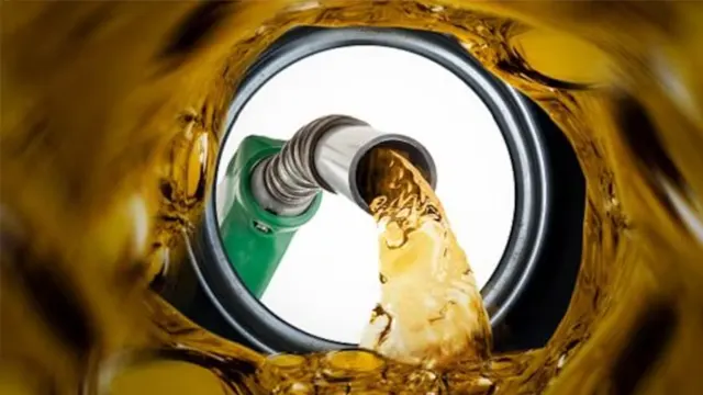 ملک میں پیٹرولیم مصنوعات کی قیمتوں میں کمی کا امکان