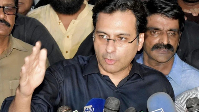 مونس الہٰی کی اہلیہ کے قابل ضمانت وارنٹ گرفتاری جاری