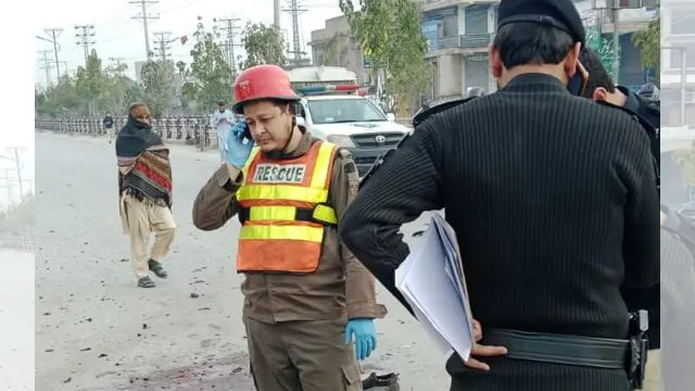 پشاور ، ٹارگٹ سے پہلے بارود پھٹنے سے موٹرسائیکل پر سواردو دہشتگرد ہلاک