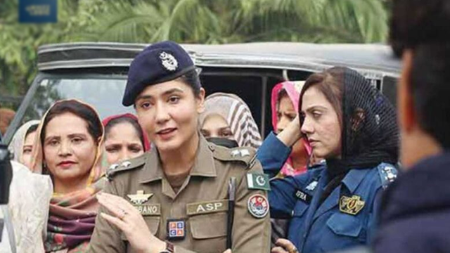 بہادر اے ایس پی شہر بانو نقوی کو اہل خانہ سمیت سعودی شاہی مہمان بننے کی دعوت