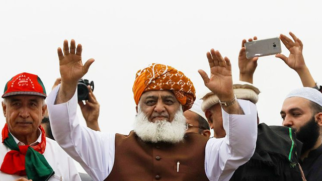 ’رمضان کے بعد عوام سڑکوں پر آئیں گے تو حکومت خود گرجائے گی‘