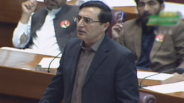 سوچا نہیں تھا جس کے پاس مینڈیٹ نہیں اسکے ہاتھ میں ایٹمی بٹن دے دیا جائےگا، بیرسٹر گوہر