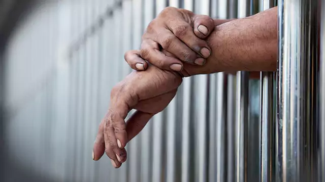 حکومت کا قیدیوں کی سزاؤں میں بڑی کمی کا فیصلہ