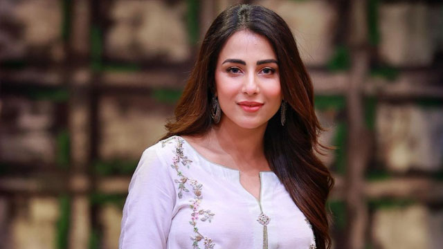 ڈراموں کی ہیروئن بننا مشکل کام ہے، کیسے؟ اشنا شاہ نے بتادیا