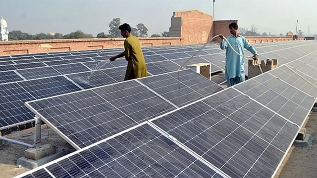 سولر پینلز کو طوفان کے دوران کس طرح محفوظ رکھ سکتے ہیں؟