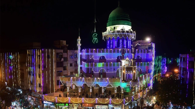 ملک بھر میں عید میلادالنبیﷺ مذہبی جوش و جذبے سے منایا جا رہا ہے