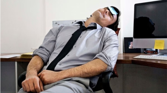 پانچ گھنٹے یا اس سے کم سونا آپ کی صحت کیلئے کتنا خطرناک ہے؟ ماہرین نے بتادیا