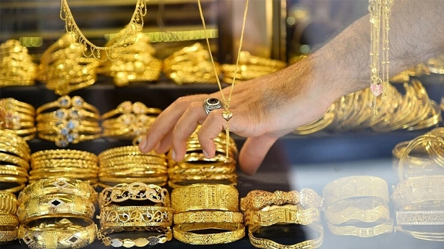 پاکستان میں سونے کی قیمت ایک بار پھر بڑھ گئی