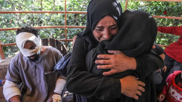 ‘ہر طرف موت کی بو’، اسرائیل نے سیکڑوں فلسطینیوں کو شہید کردیا