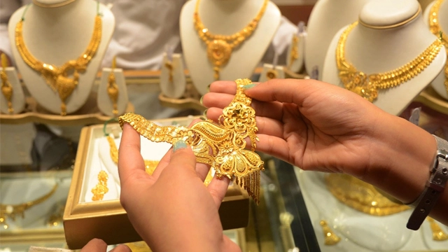 پاکستان میں سونا مزید سستا ہوگیا