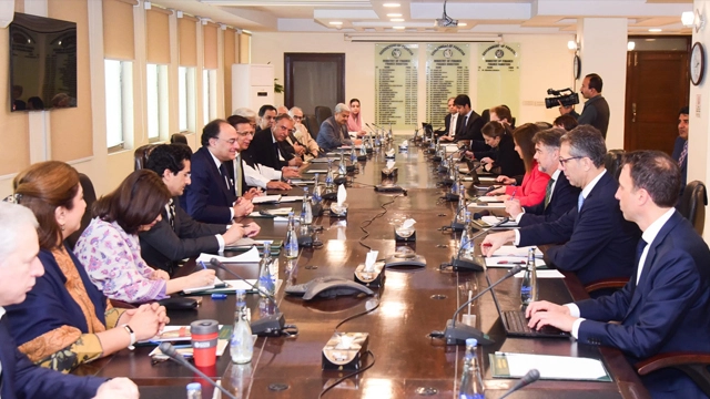 پاکستان ٹیکس نہ دینے والے شعبے سے آمدنی حاصل کرے، آئی ایم ایف کا مطالبہ