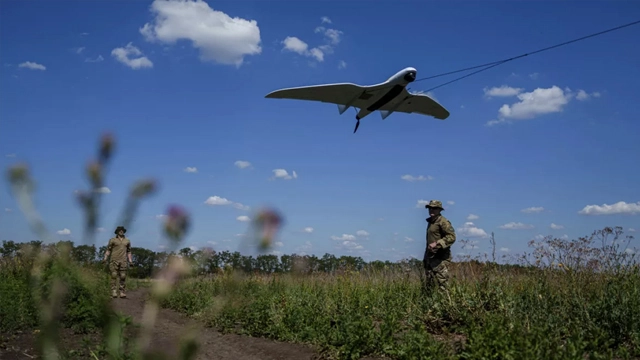 روس اور یوکرین نے ایک دوسرے پر سیکڑوں ڈرونز داغ دیے