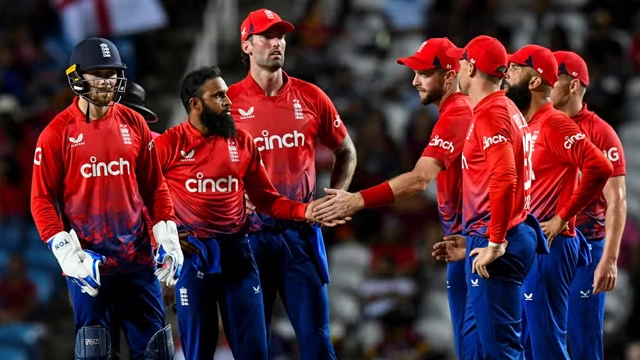 انگلش کرکٹر پر میچ کے دوران کرسی توڑنے پر جرمانہ عائد