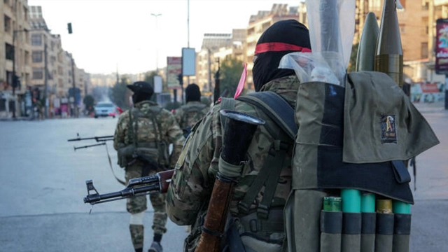 اپوزیشن جنگجوؤں کا شہر پر قبضہ، فوج انخلا پر مجبور