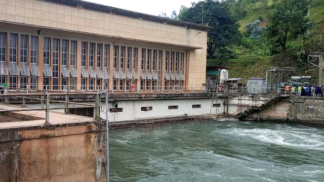 پلاسٹک فضلہ ڈیم میں جمع ہوگیا، کئی شہروں میں بجلی کی فراہمی معطل