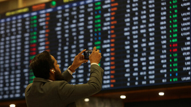 پاکستان اسٹاک مارکیٹ نے تاریخی سنگ میل عبور کر لیا