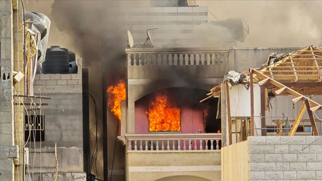 غزہ کا واحد فعال اسپتال نذر آتش؛ ڈائریکٹر بھی زیرِ حراست