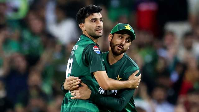 سفیان مقیم  نے ٹی20 میں نیا ریکارڈ بناڈالا