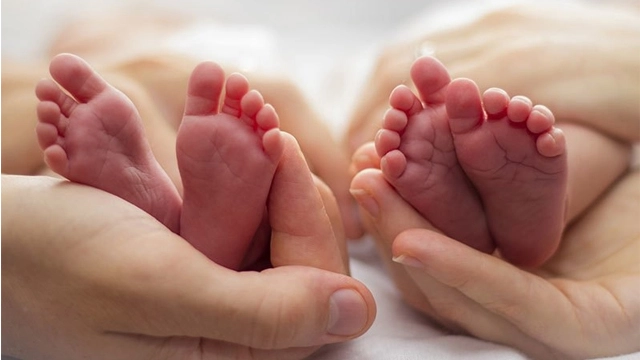 ڈاکٹروں نے جسم سے جُڑی دو بہنوں کی زندگیاں بچالیں