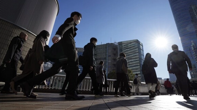 ملک میں آبادی بڑھانے کیلئے ہفتے میں 3 چھٹیاں دیدی گئیں