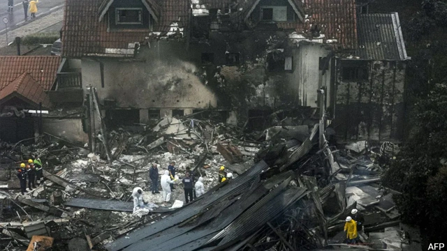 مسافر طیارہ رہائشی علاقے میں گر کر تباہ، معروف تاجر اہل خانہ سمیت ہلاک