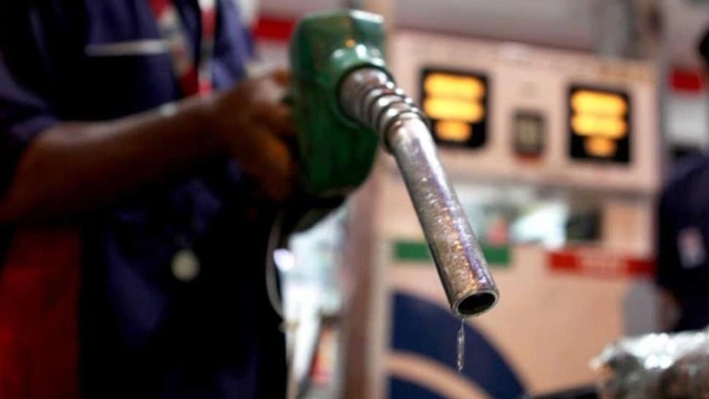 پیٹرول مہنگا اور ڈیزل سستا ہونے کا امکان