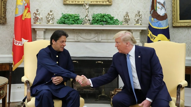 عمران سے تعلق امریکا کیلئے خطرناک، امریکی اخبار کا ٹرمپ کو مشورہ