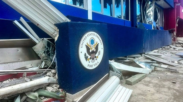7.3 شدت کے زلزلے نے امریکی سفارت خانہ بند کروا دیا