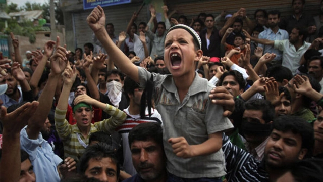 مقبوضہ کشمیر میں سیٹلائٹ کالونیوں کی تعمیر کیخلاف کسانوں کا احتجاج