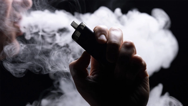 ای سیگریٹ اور ویپس پر پابندی لگادی گئی