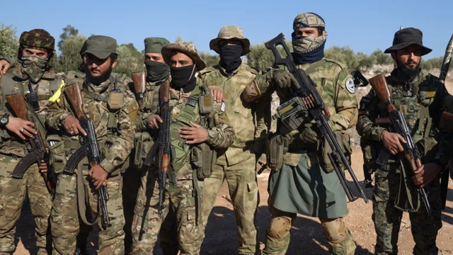 حلب پر قبضہ کرنے والے شامی باغی کون ہیں؟