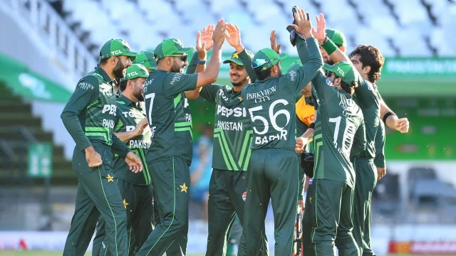 چیمپئنز ٹرافی؛ پاکستان کے اسکواڈ میں کون کون شامل ہیں؟
