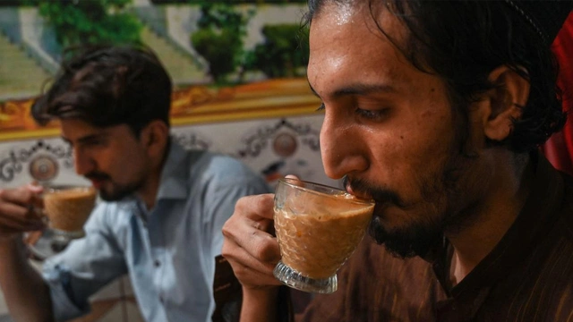 پاکستانی 6 ماہ میں کتنے ارب کی چائے پی گئے؟