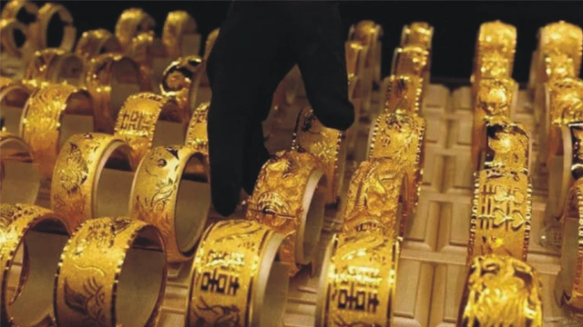 سونے کی قیمت میں کمی ہو گئی